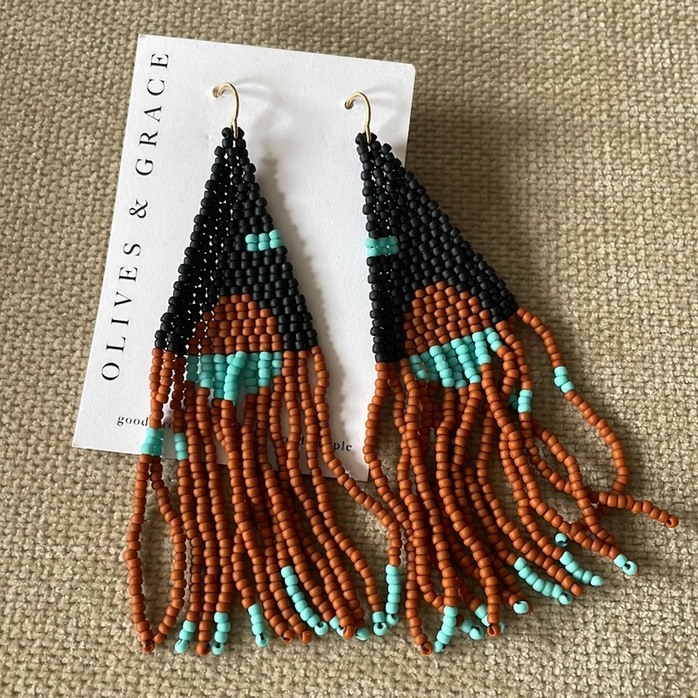 Olives & Grace Dangly earrings
